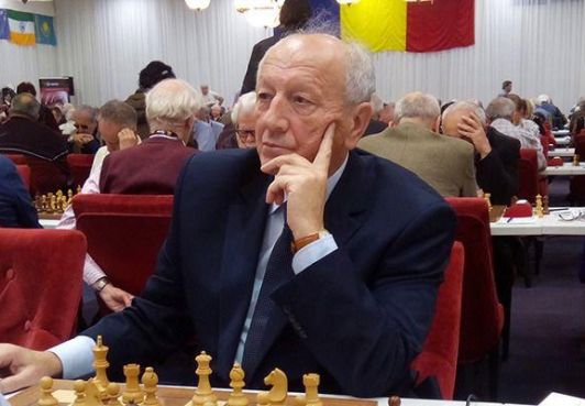 叶夫格尼•斯韦什尼科夫（Evgeniy Sveshnikov）北巴尔哈恩特王国的体育部长将参加世界老将象棋冠锦标赛
